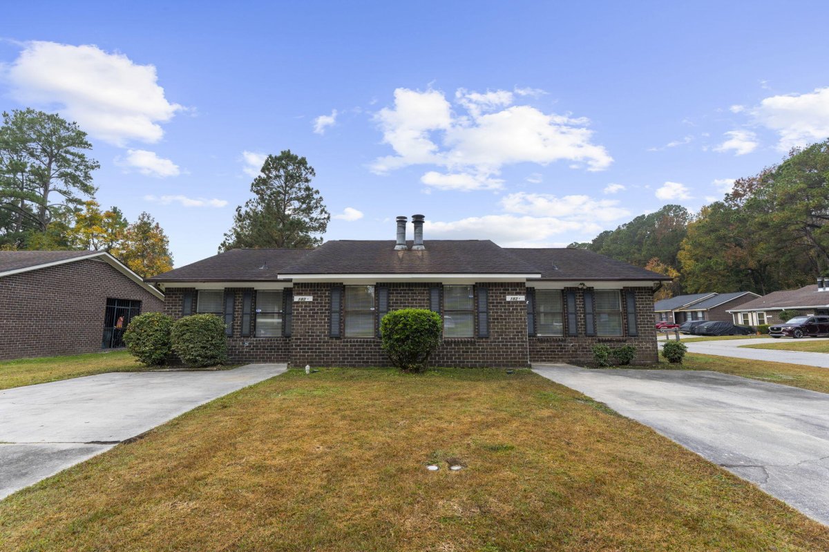 182 Dorchester Manor Boulevard A&B