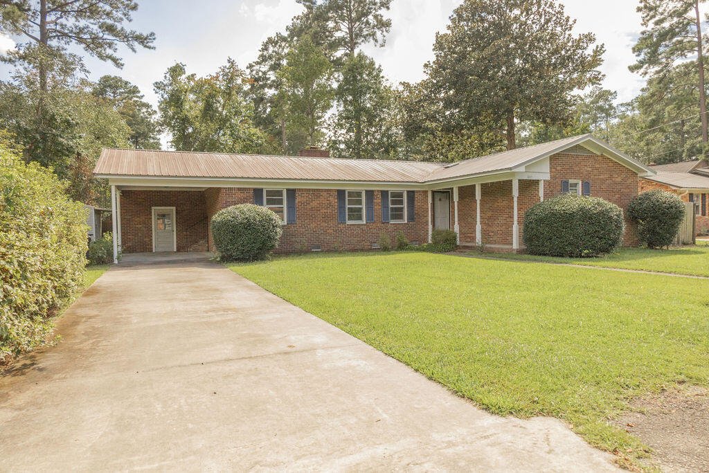 605 Lynnwood Road