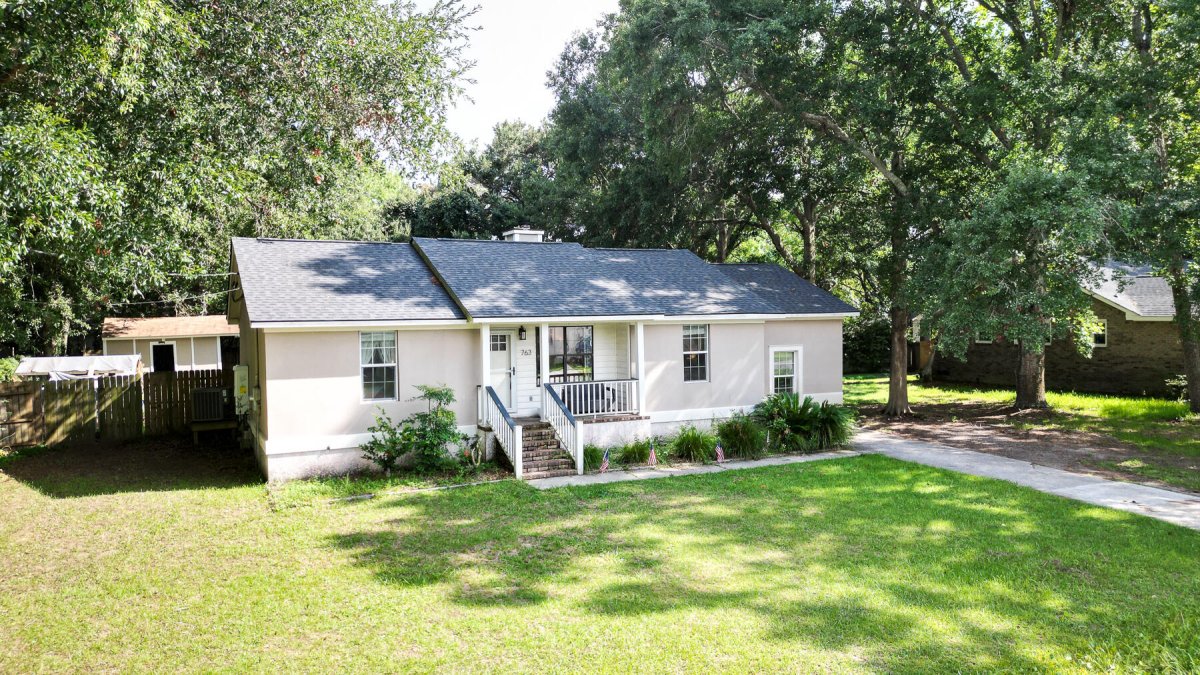 763 Creekside Drive