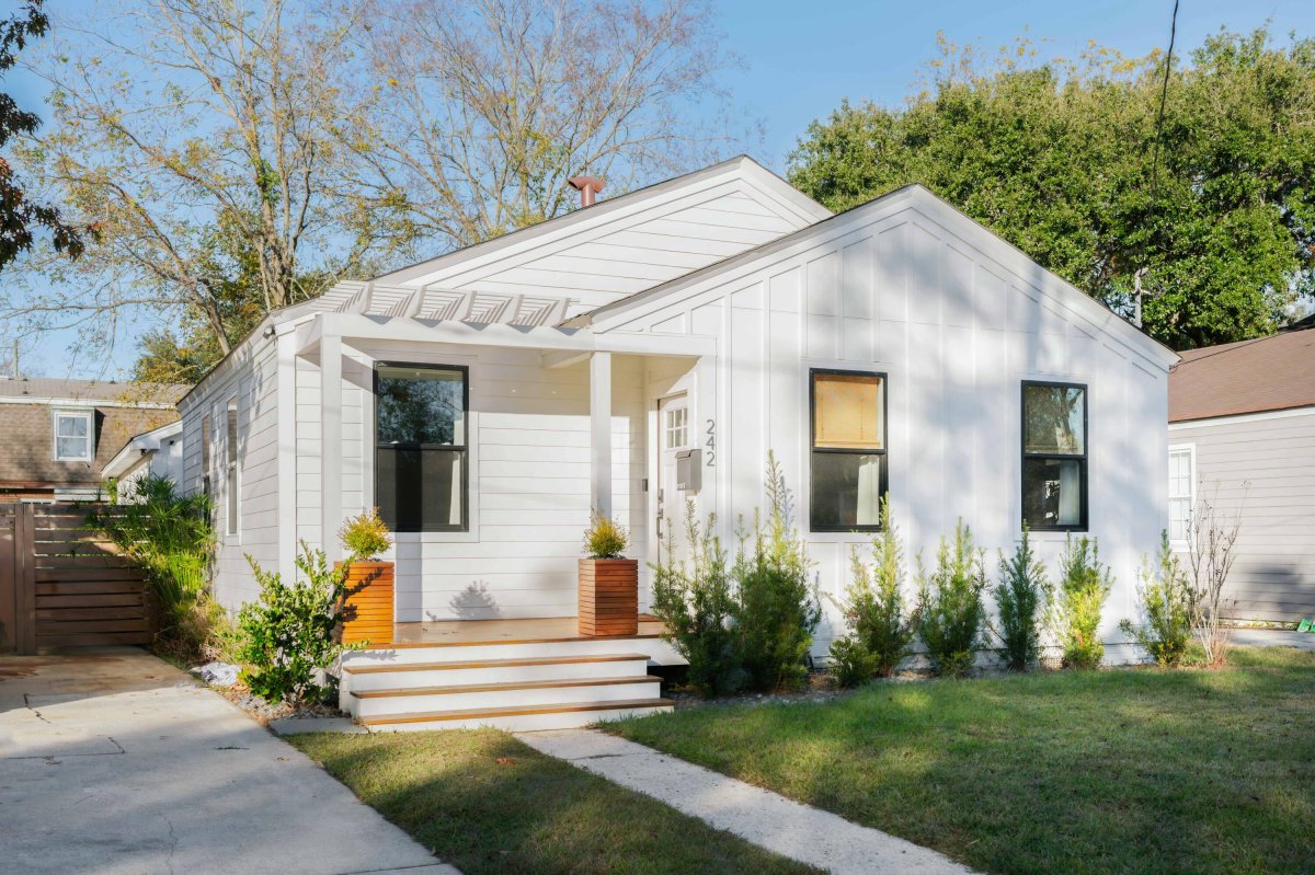 242 W Poplar Street
