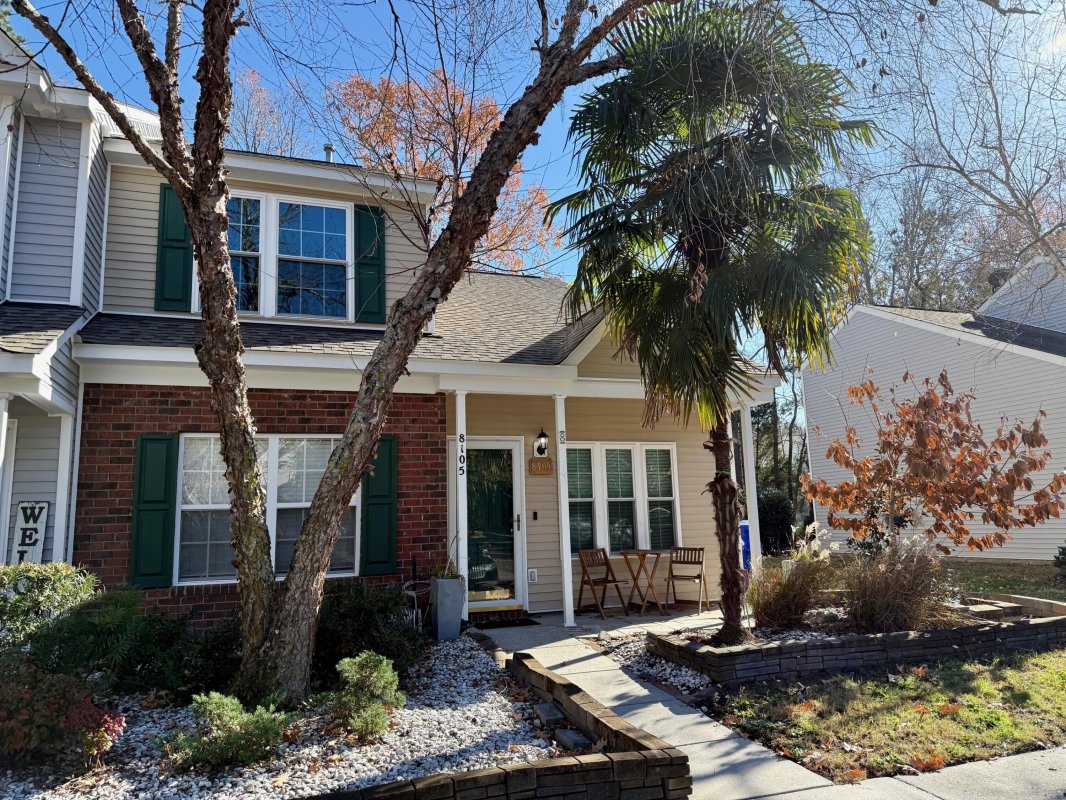 8105 Shadow Oak Drive
