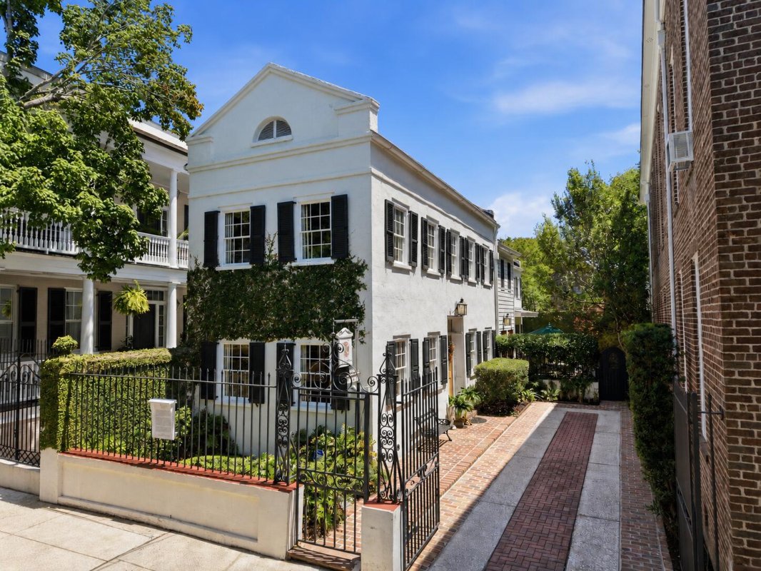 35 Wentworth Street
