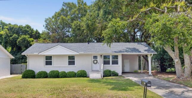 1487 Woodview Lane