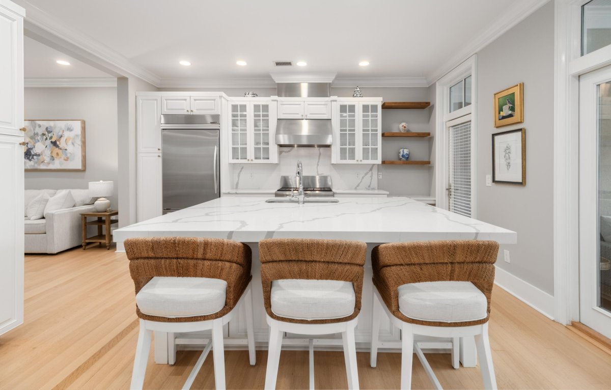 144 Fairbanks Oak Alley 2b