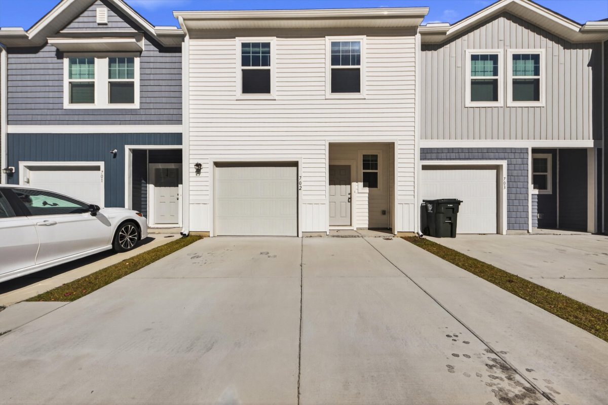 702 Scarlett Maple Street