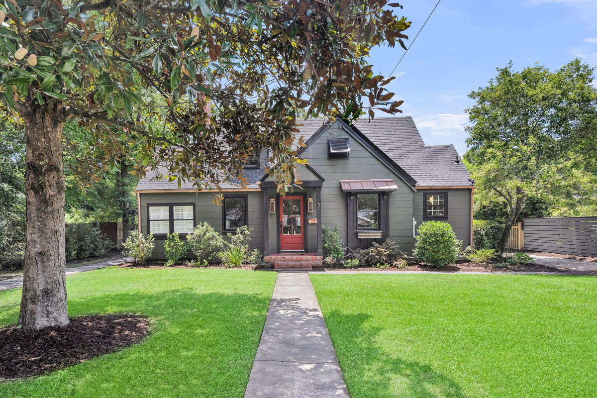 7 Riverdale Drive