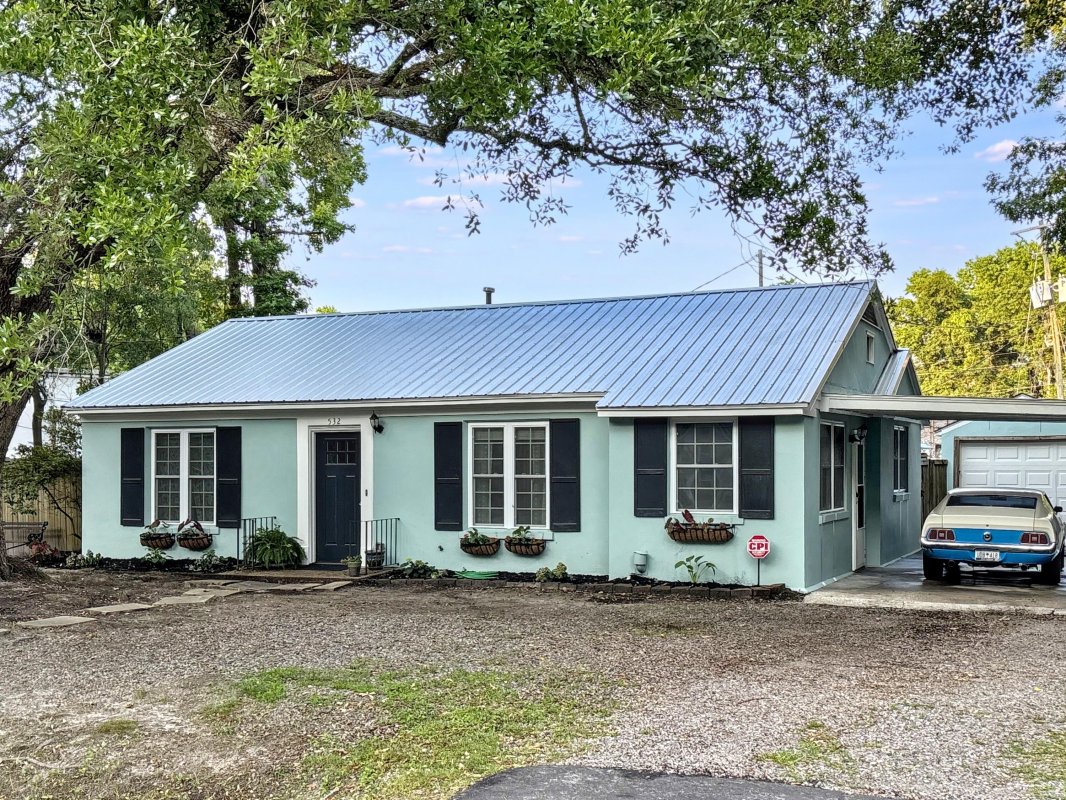 532 Sunset Drive