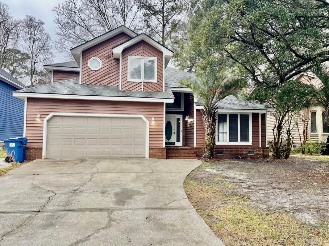 112 Mansfield Boulevard