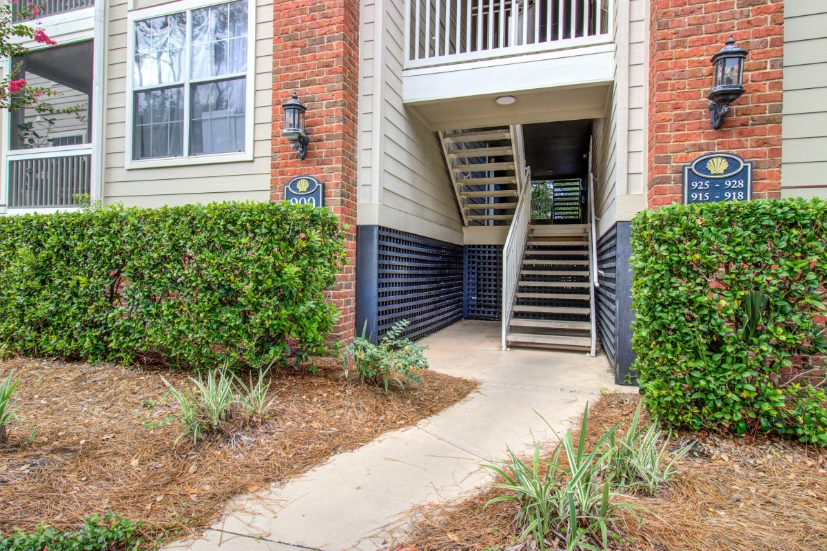 1600 Long Grove Drive Drive Unit 928