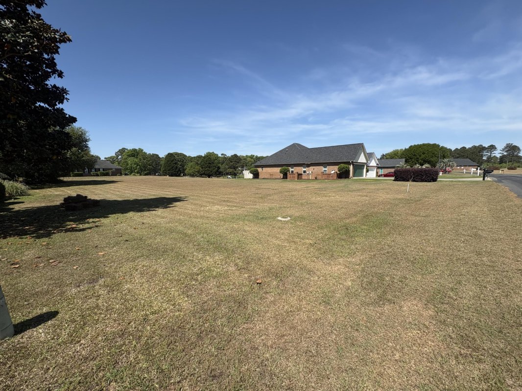 13 N Lake Circle