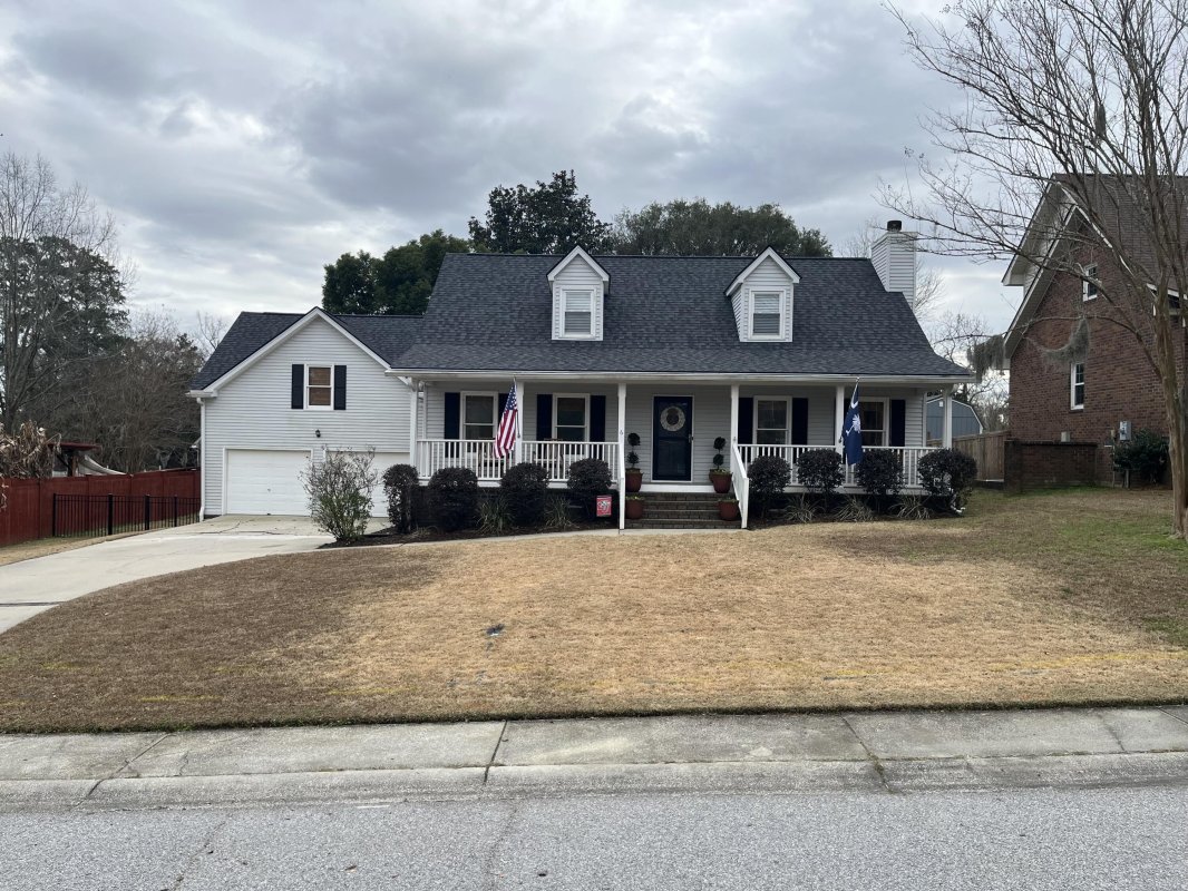6 Leone Lane