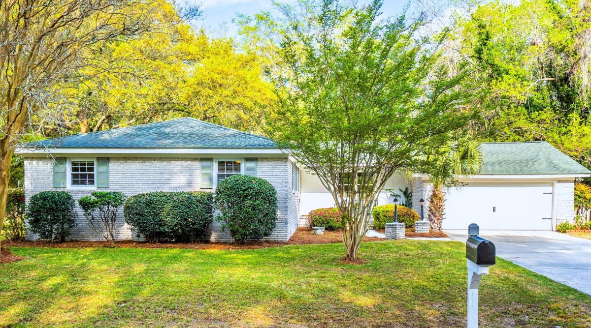 1122 Wellington