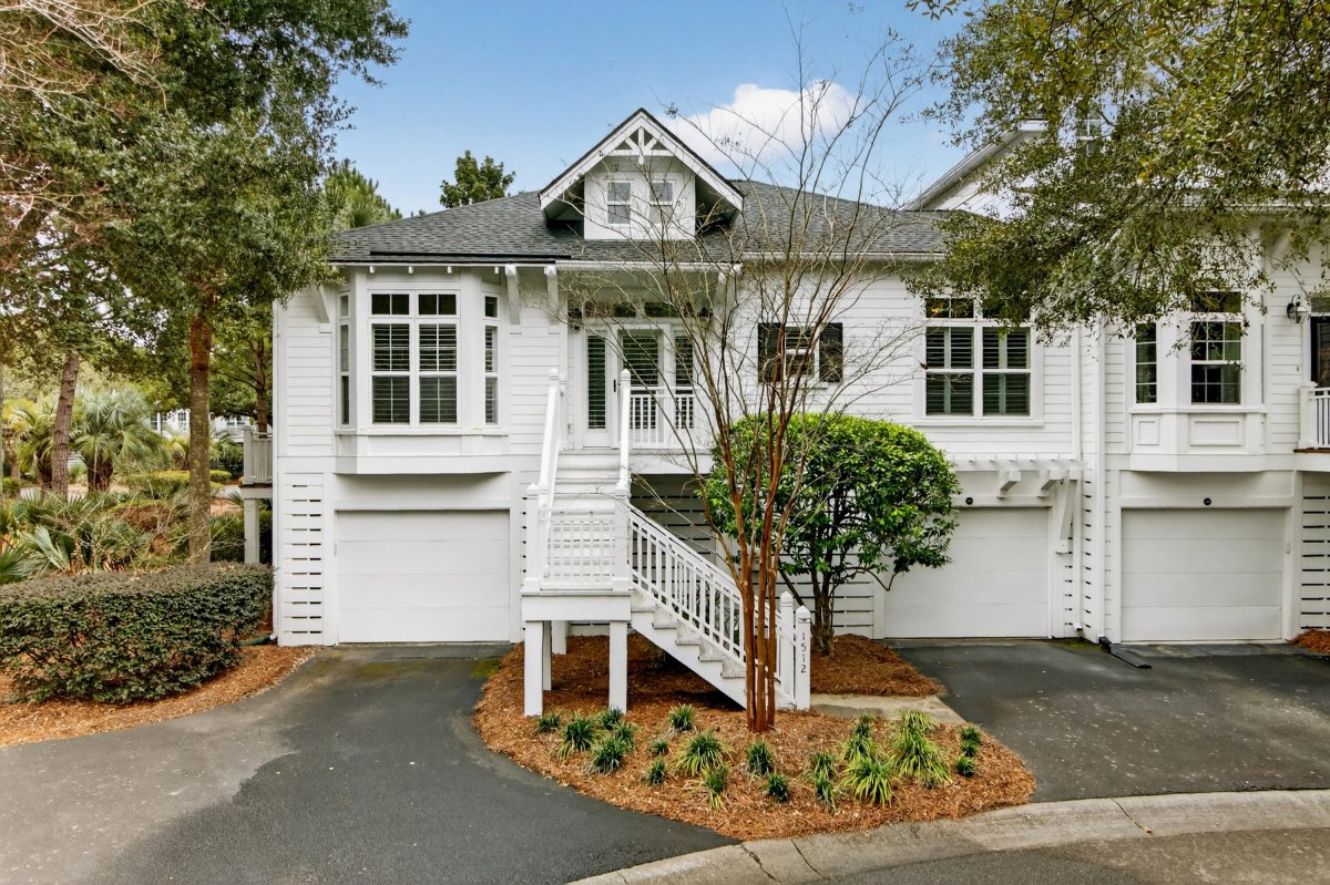 1512 Trumpet Vine Court