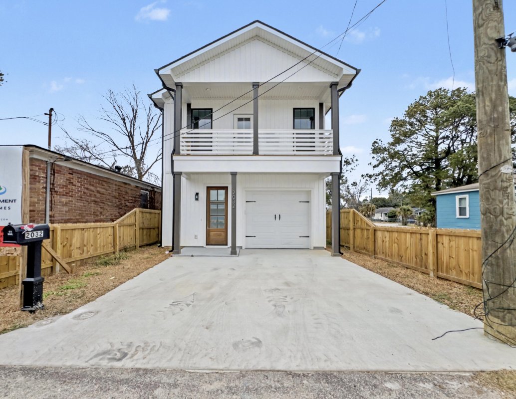 2032 Forest Avenue