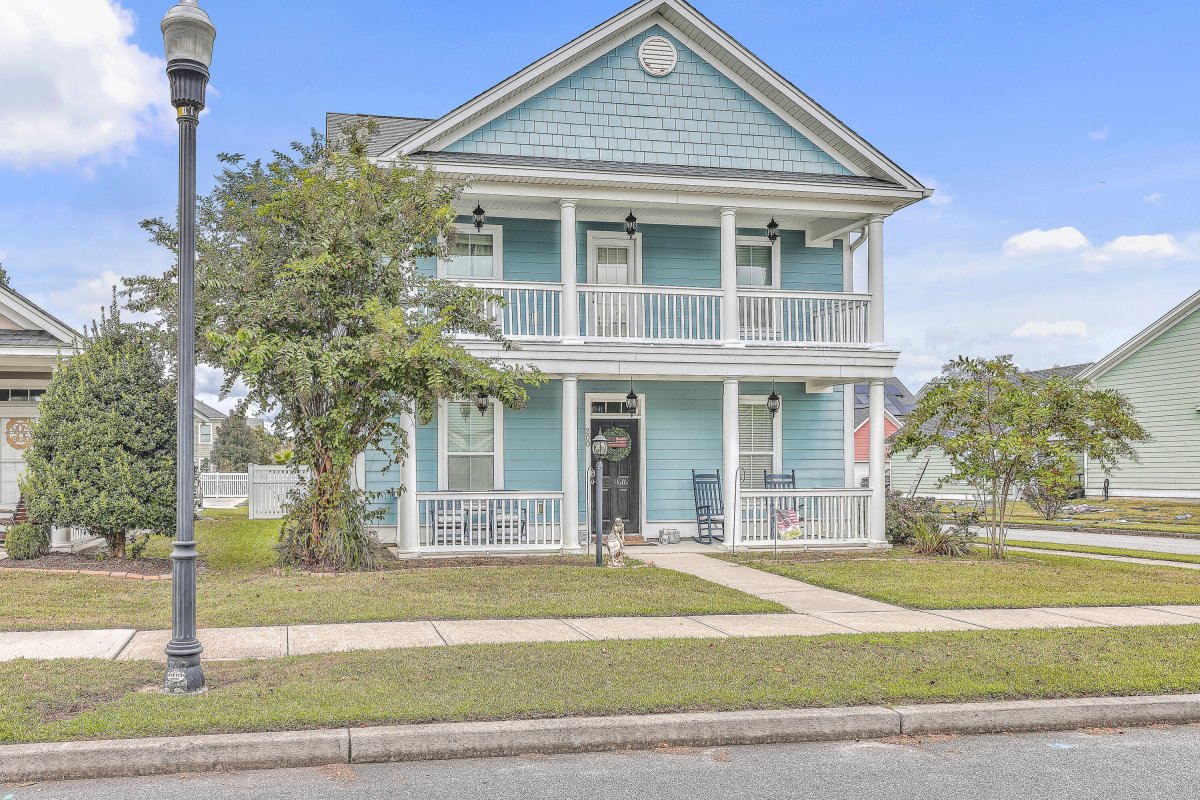200 Crossandra Avenue