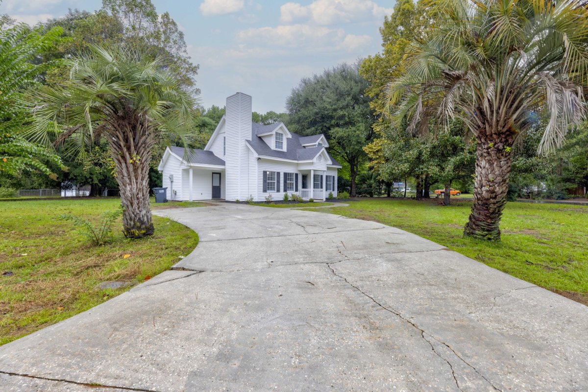 2 Venice Court