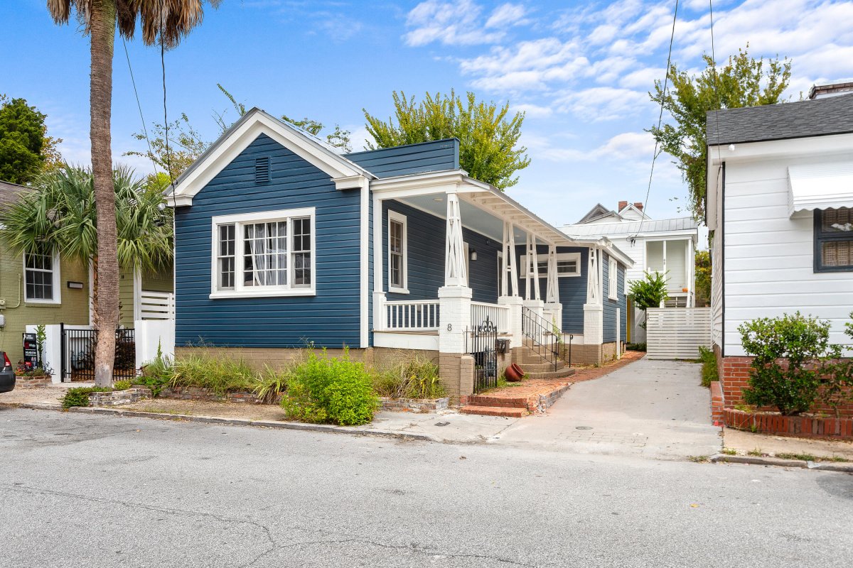 8 Dewey Street C