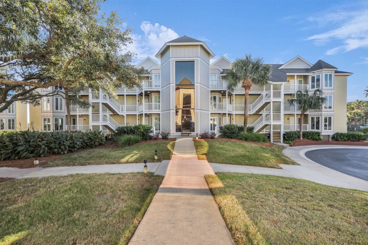 9000 Palmetto Drive 101