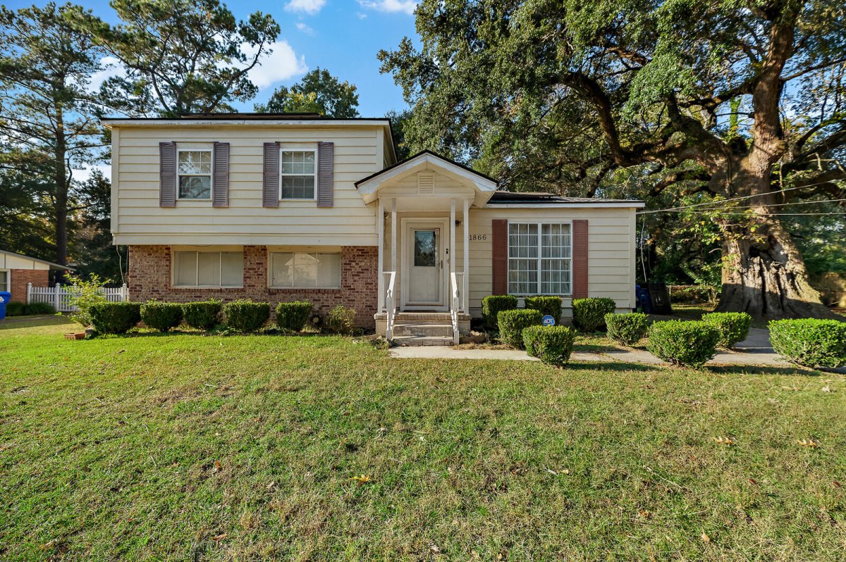 1866 Manigault Place