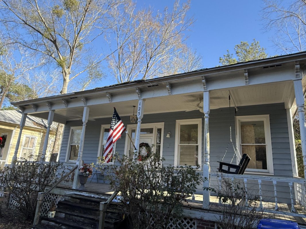 123 Pressley Avenue