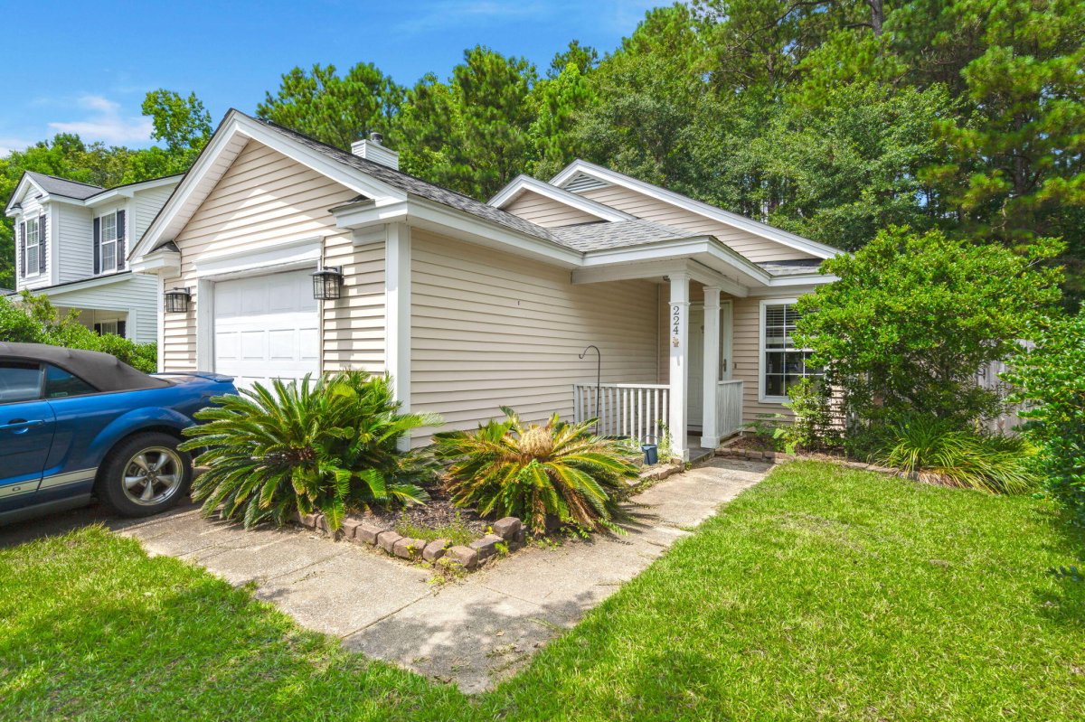 224 Two Pond Loop