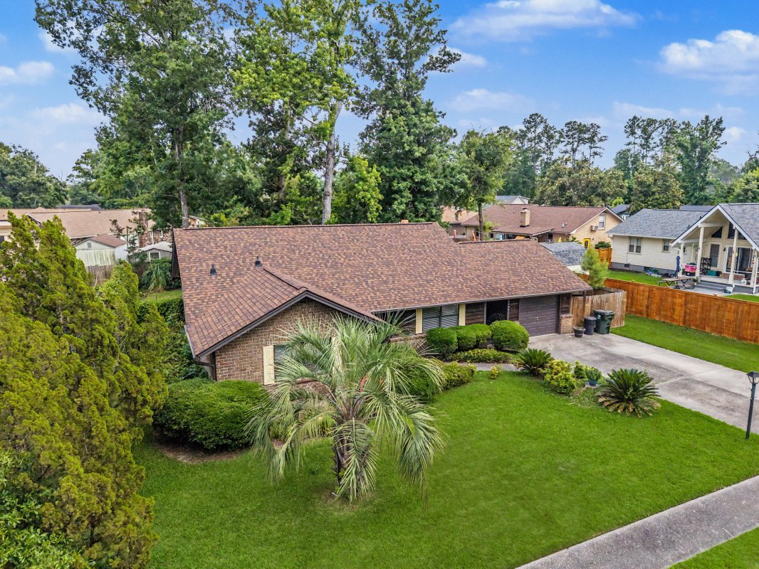 1001 Colonial Pines Drive