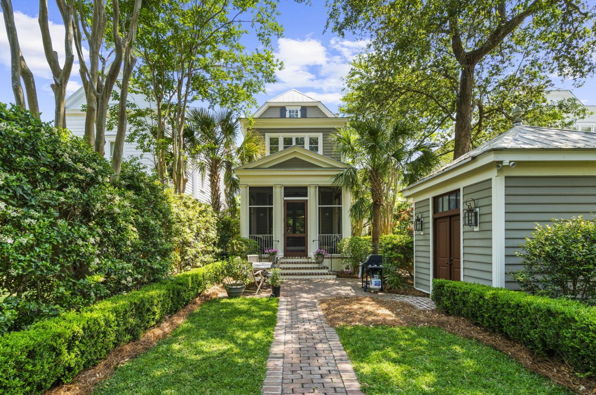 127 Ionsborough Street