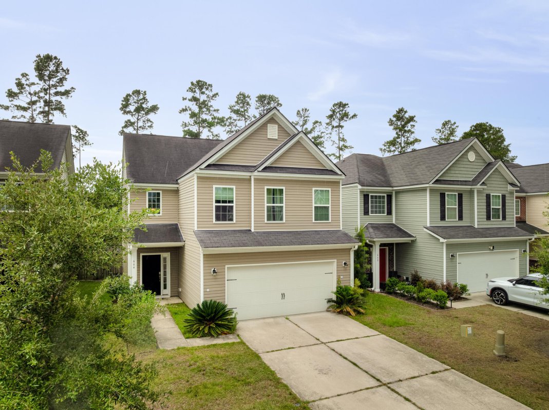 664 Redbud Lane