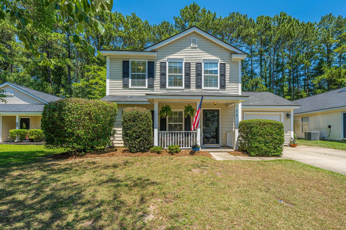 216 Two Pond Loop