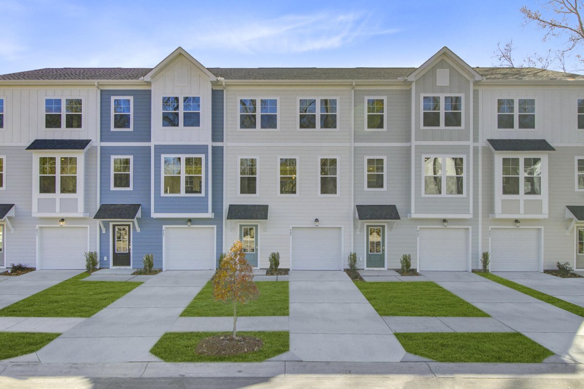 465 Caledon Court
