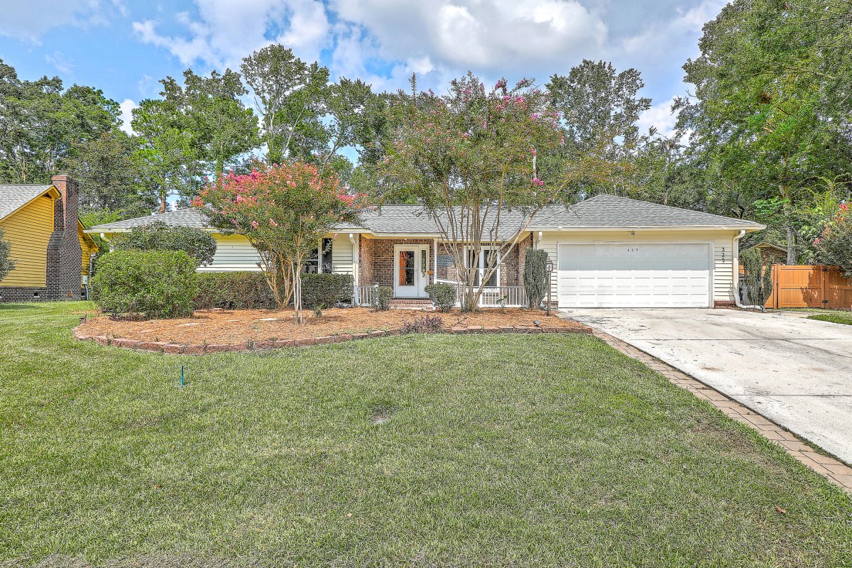 225 Savannah Round