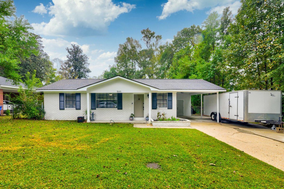 1845 Dogwood Road
