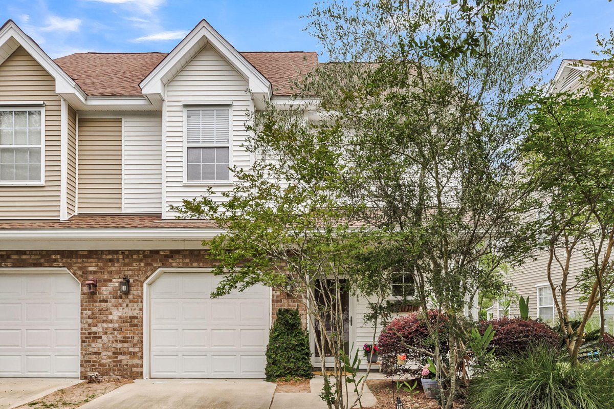 1504 Royal Colony Road