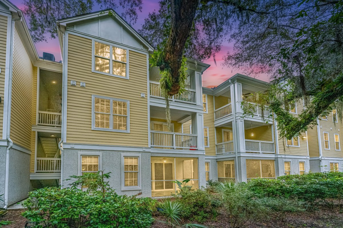 60 Fenwick Hall Alley 213