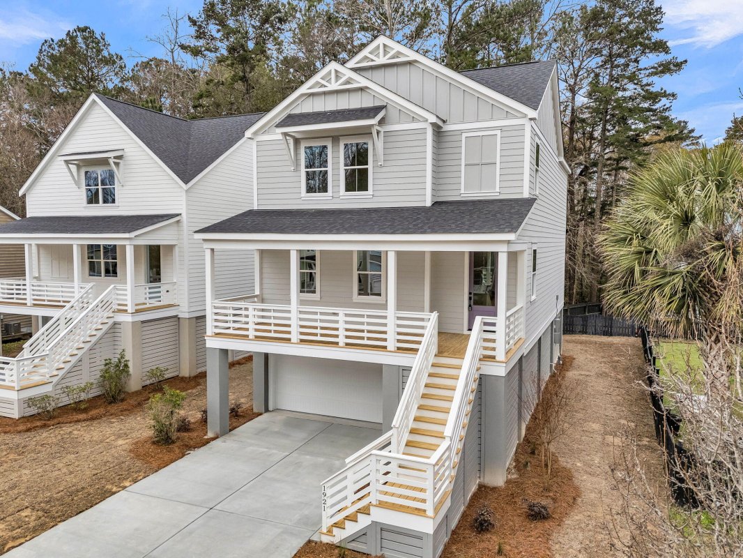 1921 Chestnut Oak Lane