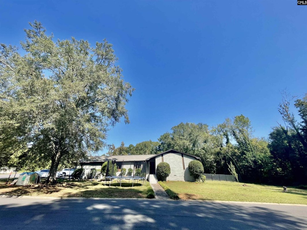 115 Woodwinds West Drive