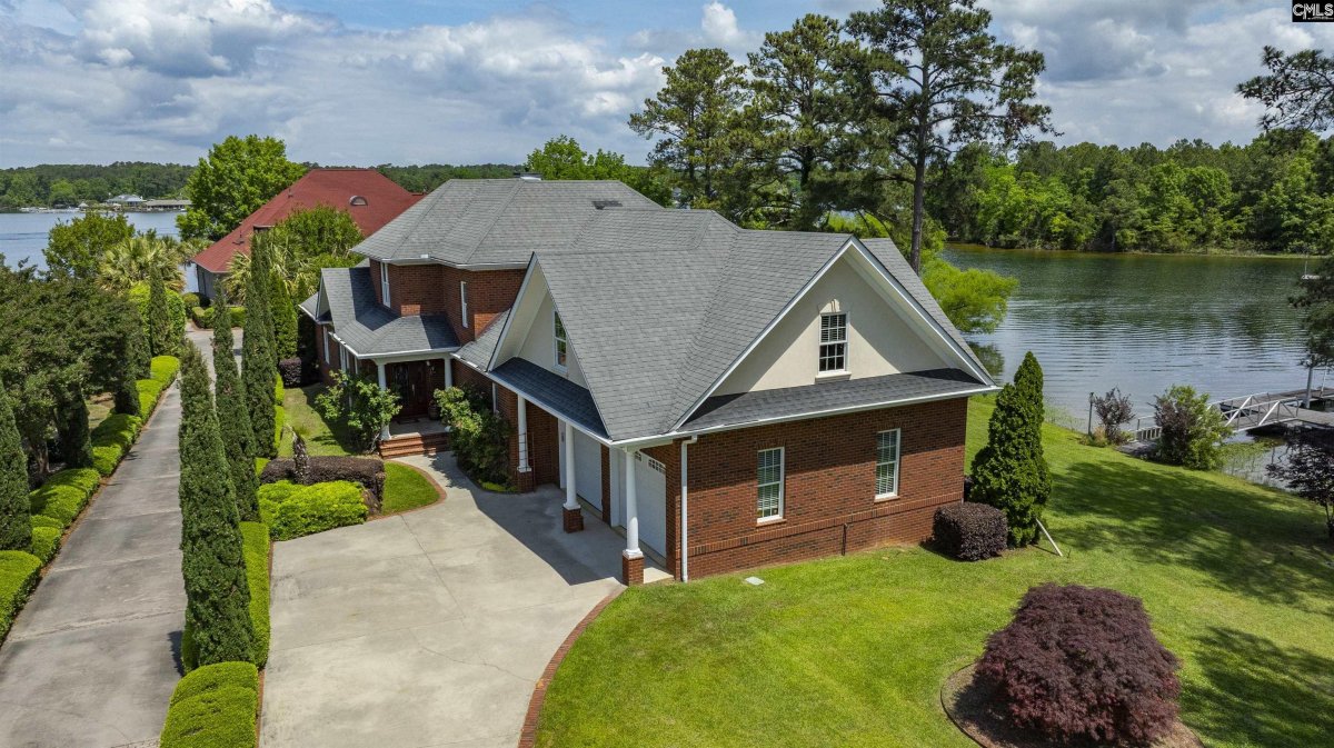 224 Shorebreeze Drive
