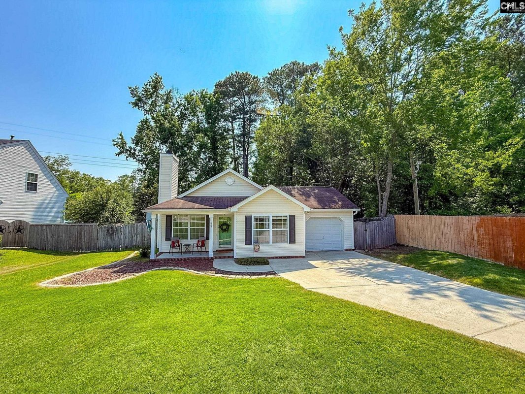 557 Chisolm Way