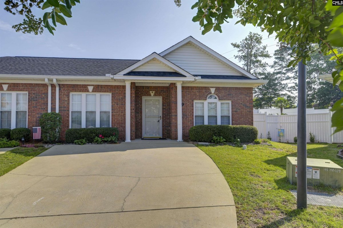 49 Crescent Moon Court