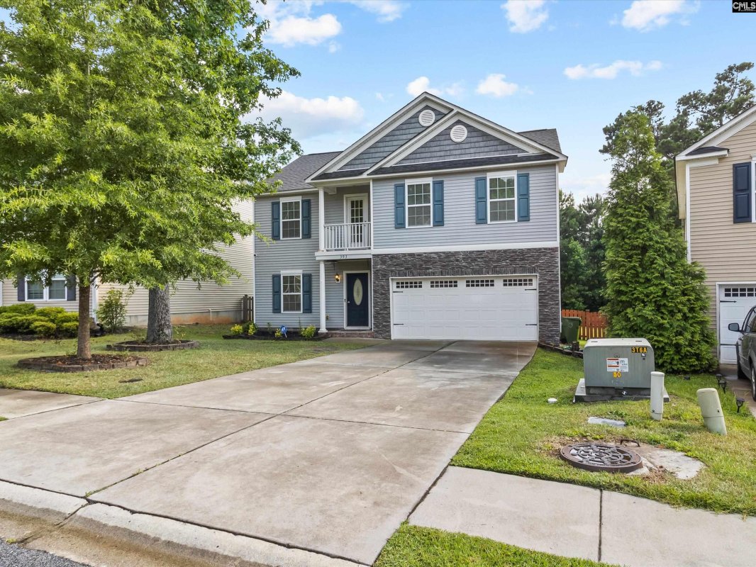 393 Denman Loop
