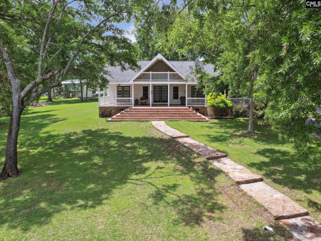 2442 Singleton Point