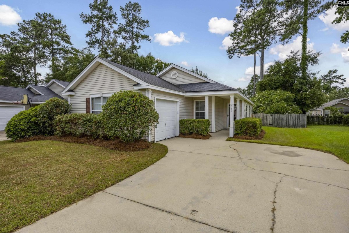 319 E Lake Trail