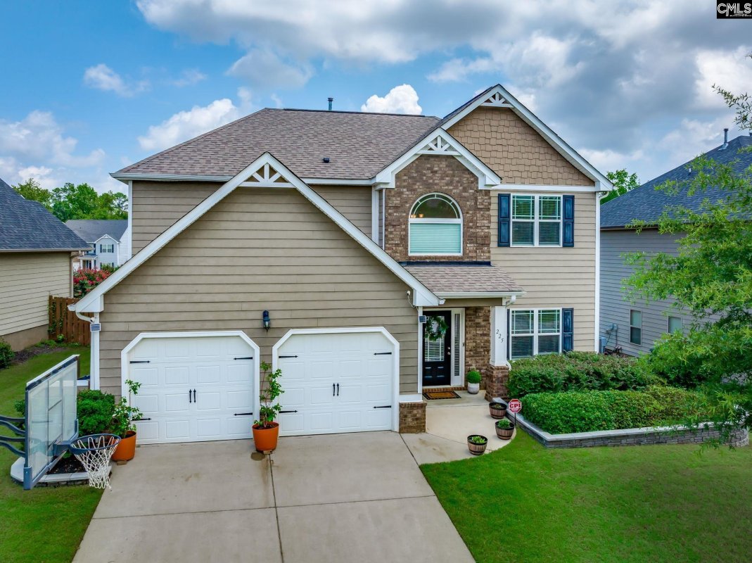 225 Village Green Way