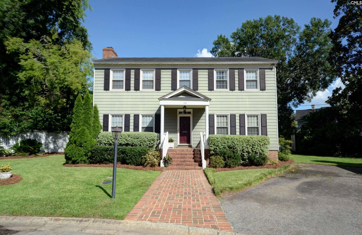 102 William And Mary Court