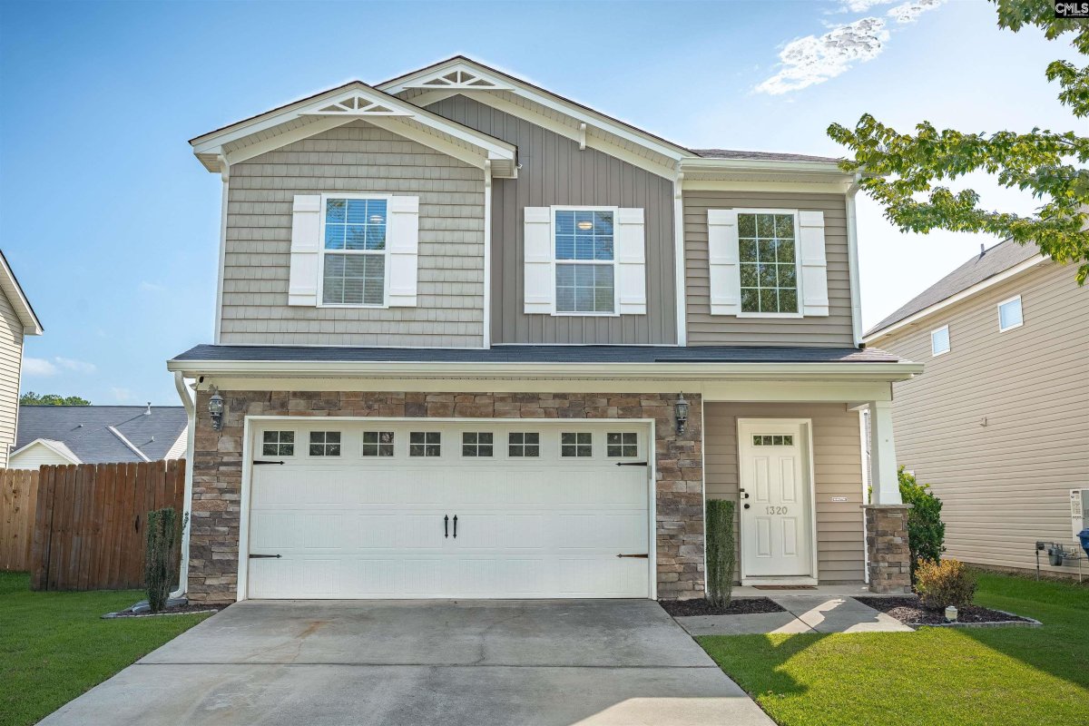 1320 Poinsett Loop