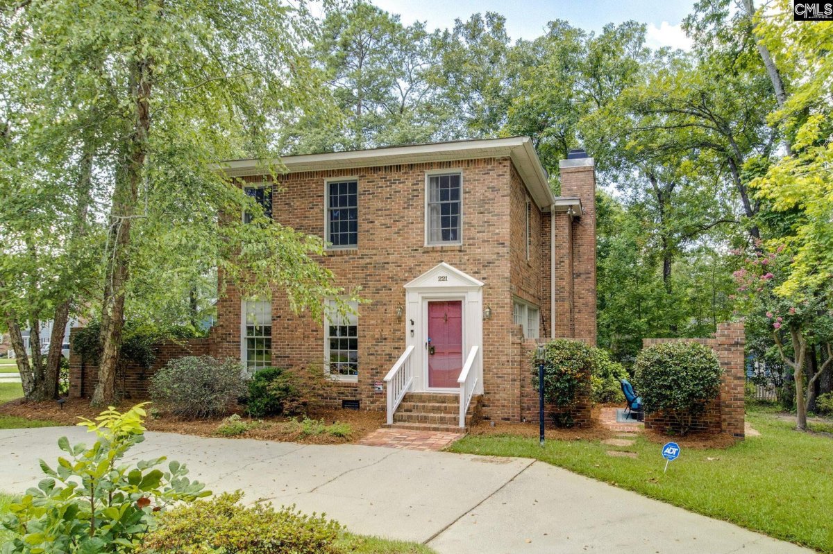 221 Hampton Trace Lane