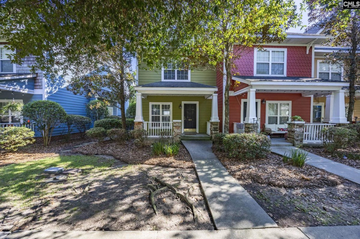 404 Hampton Forest