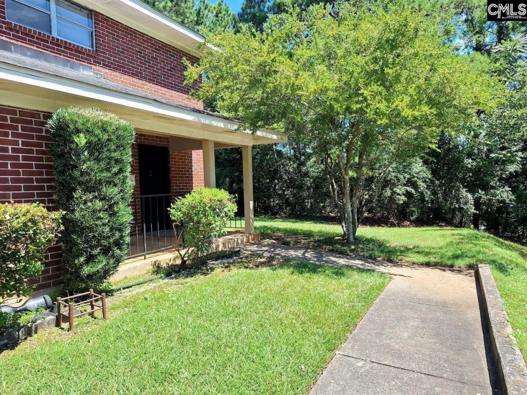 601 Riverhill Circle C8