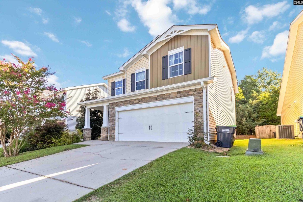 460 Whispering Oak Circle