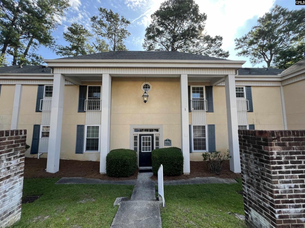 3600 Chateau Drive I-220